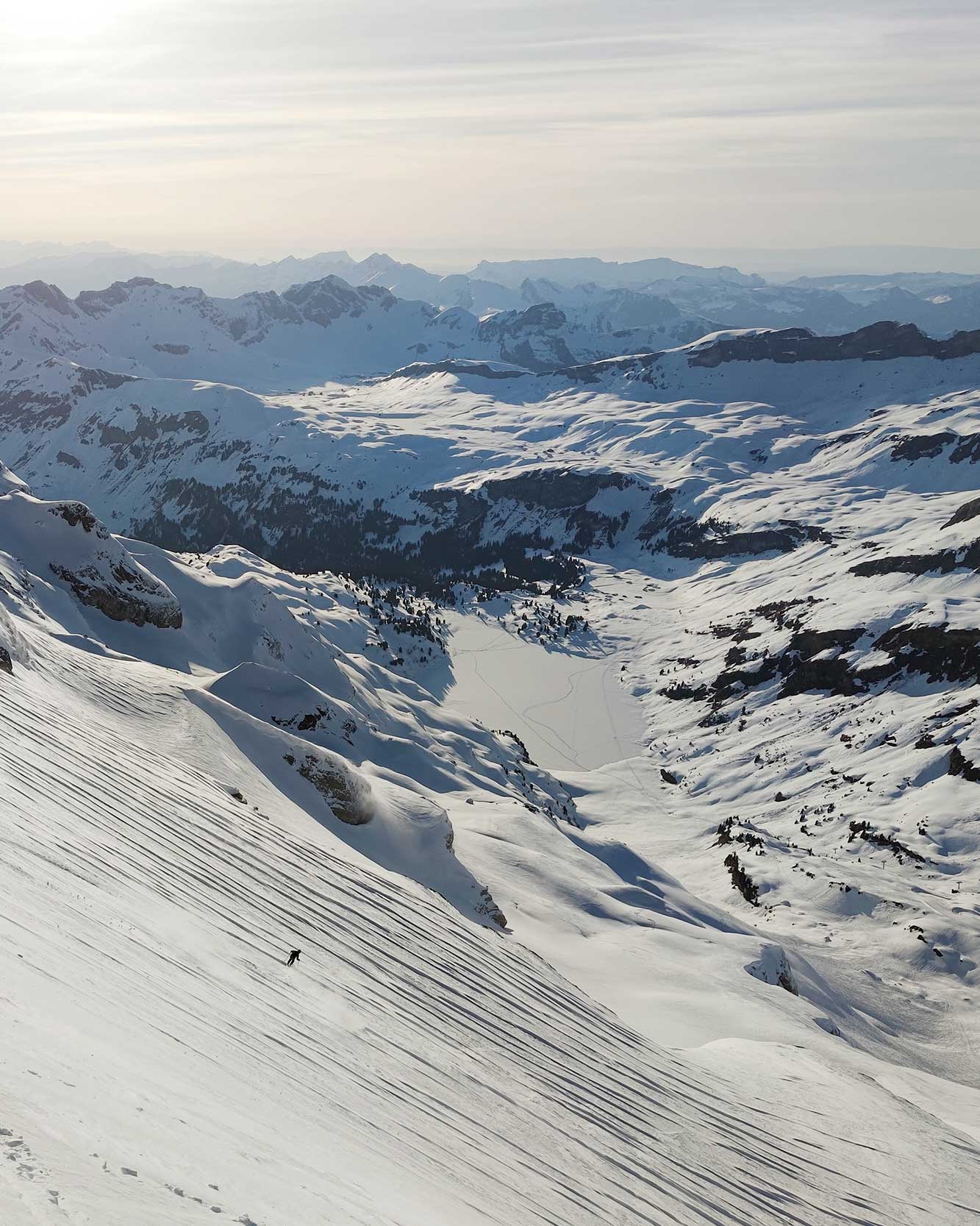 Steep freeride line on the Reissend Nollen